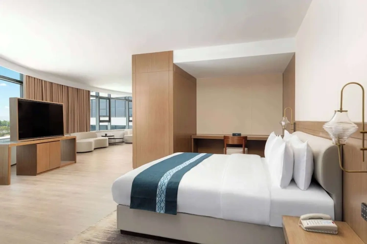 Executive Double Suite with river view