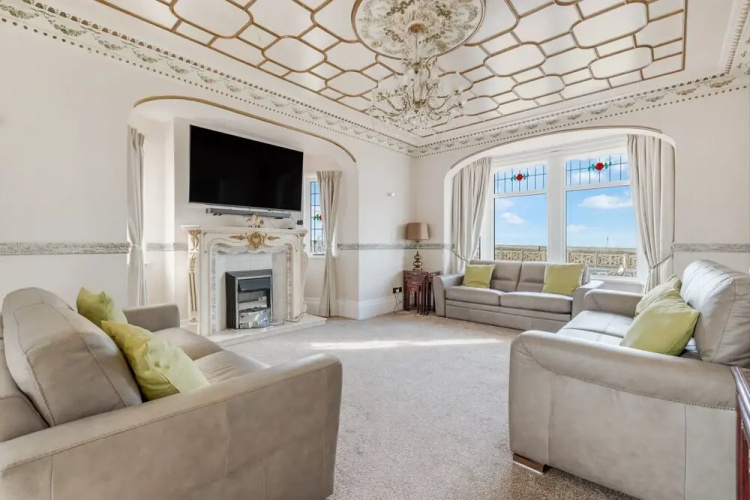 Queens Crest by Sasco Apartments