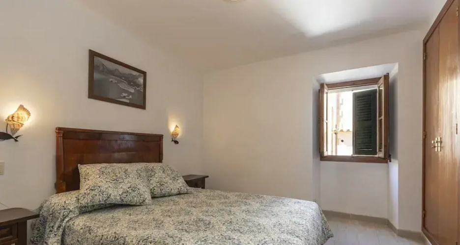 Spacious Villa With Garden