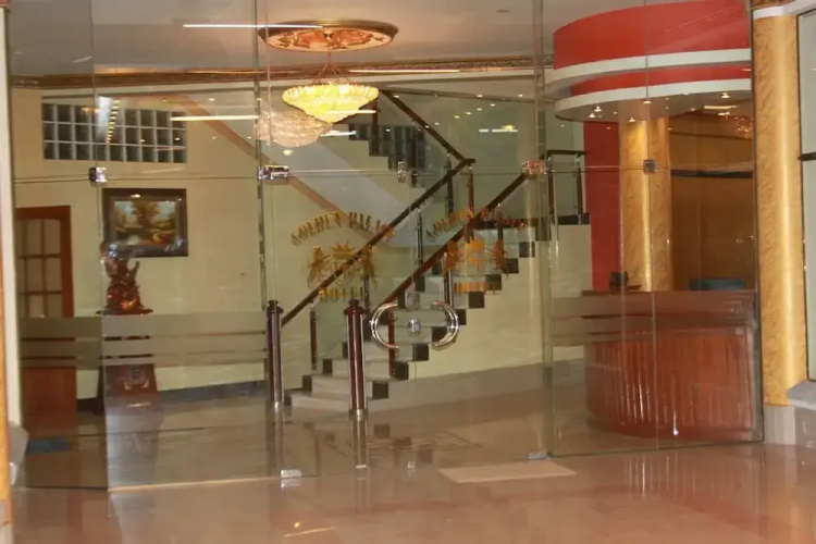 Golden Palace Hotel
