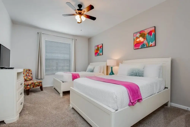 3 Bedrooms Apartment