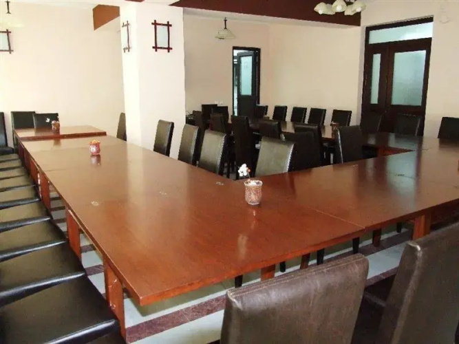 Hotel Piscul Negru