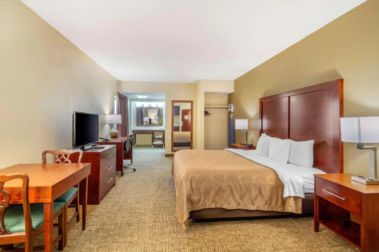 Quality Inn & Suites Olde Town