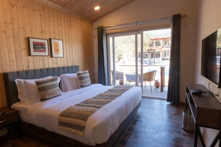 Premium room with balcony and with river view