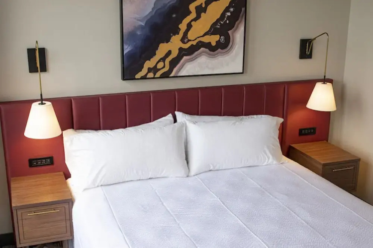 BLU-Tique, Akron, a Tribute Portfolio Hotel