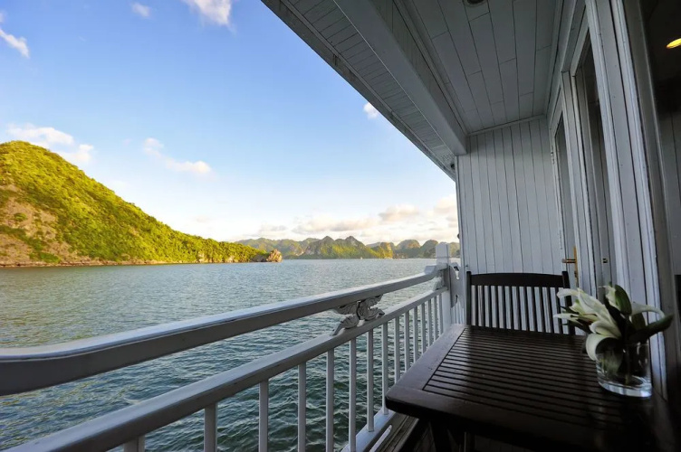 Paradise Sails Cruise