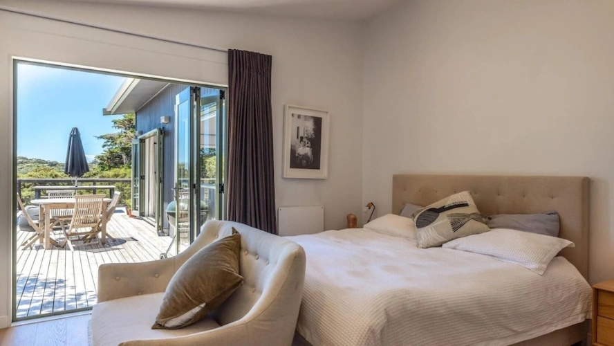 5 Bedrooms Family Cottage with sea view