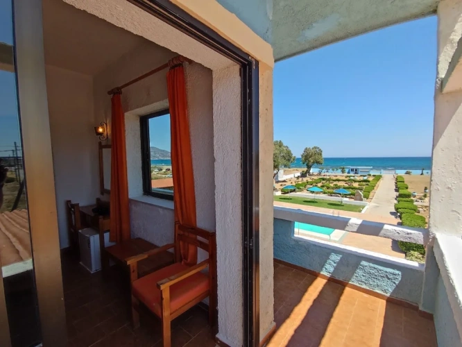 Classic Triple room with balcony and with sea view