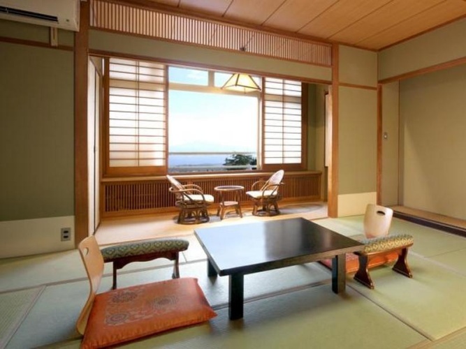 2 Bedrooms Standard room with mountain view