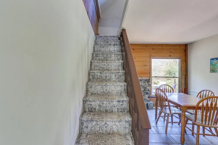 Updated Cabin in Lewiston Historical District!