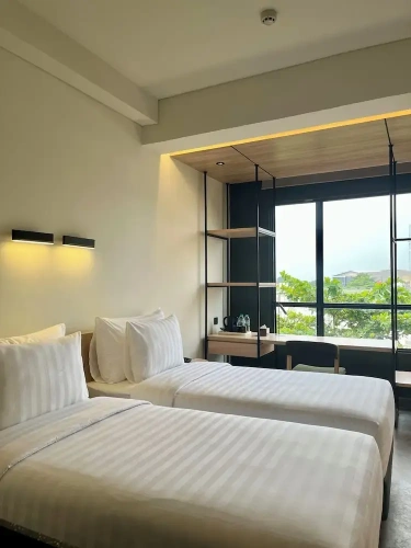 Standard Twin room with city view