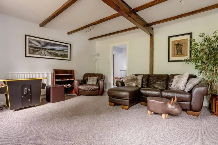 Oldmill-2bed-sleeps6-hottub-privategarden