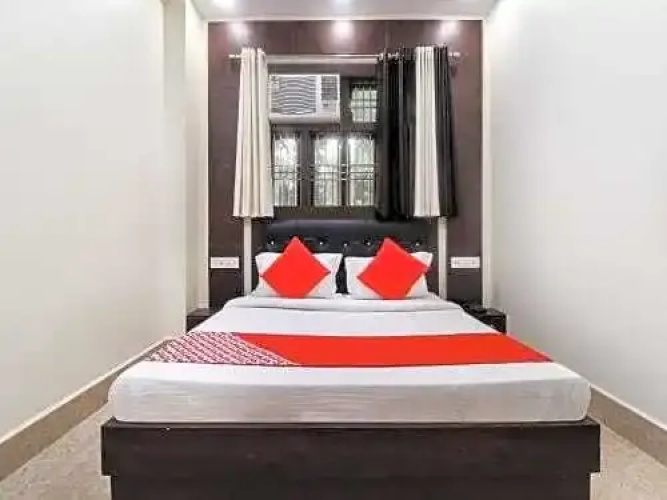 Black Grapes by OYO Rooms