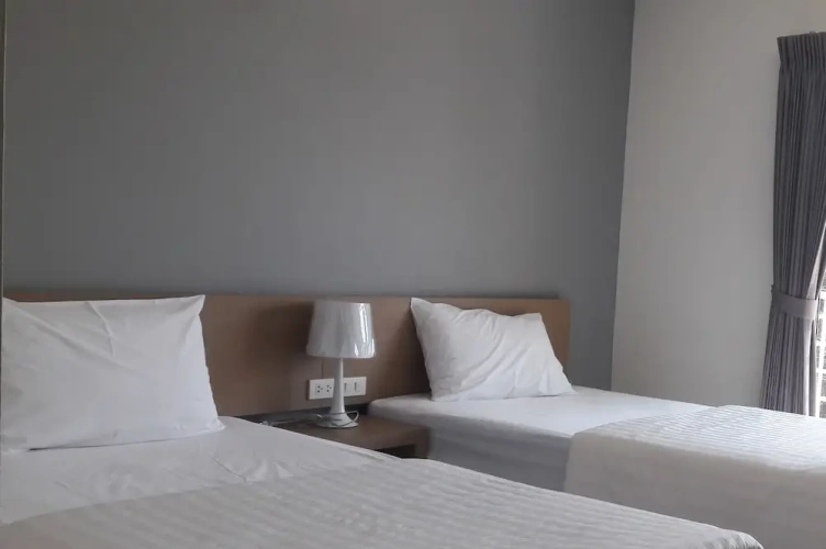 Standard Twin room with balcony
