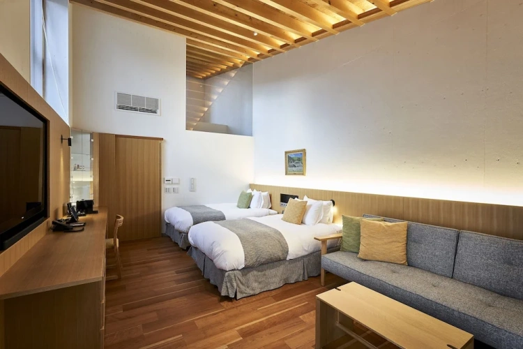 Deluxe Twin room with balcony