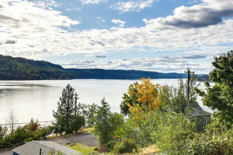 Harrison Getaway w/ Deck & Lake Views!