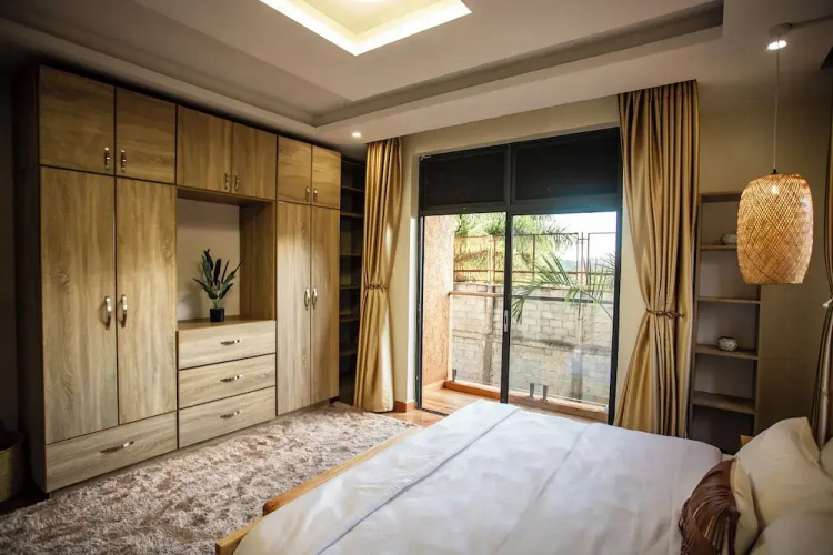 Akiiro Homes