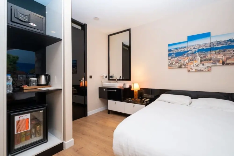 Economy room