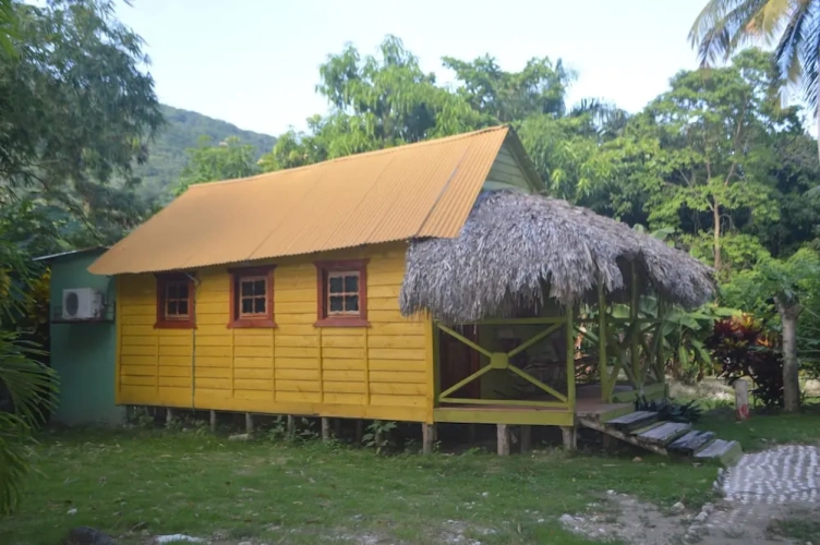 Standard Triple room with balcony