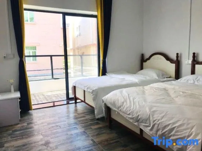 Deluxe Twin room with balcony