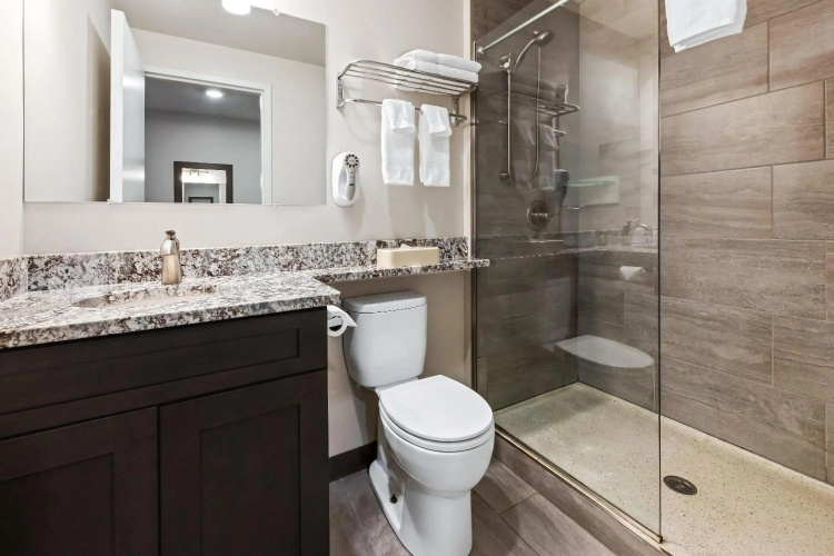 Howard Johnson by Wyndham Thunder Bay