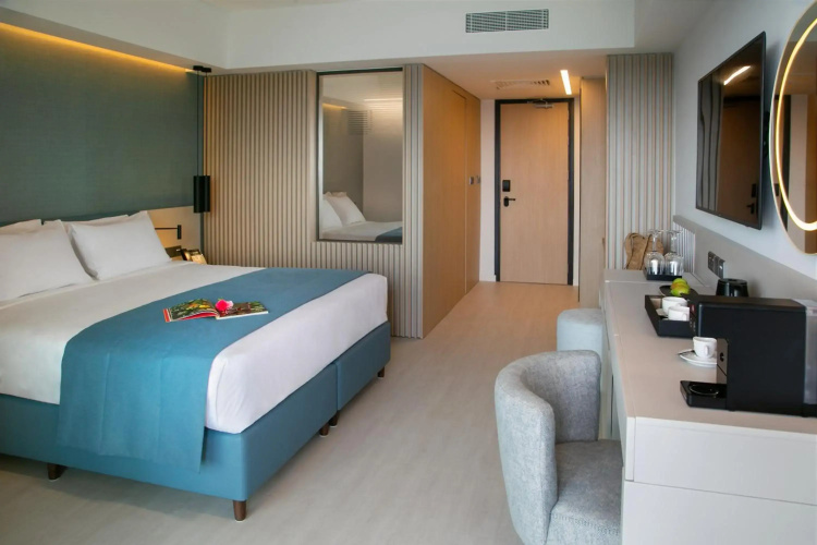 Mercure Larnaca Beach Resort