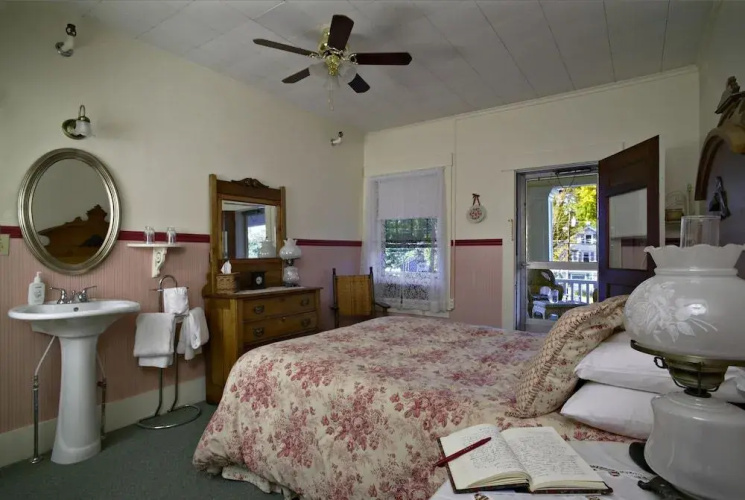 Fullerton Inn