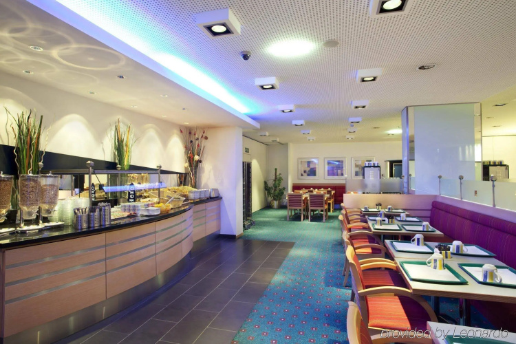 Holiday Inn Express Geneva Airport photo 26