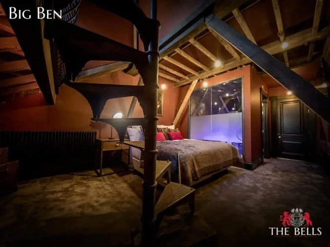 2 Bedrooms Penthouse Suite with balcony