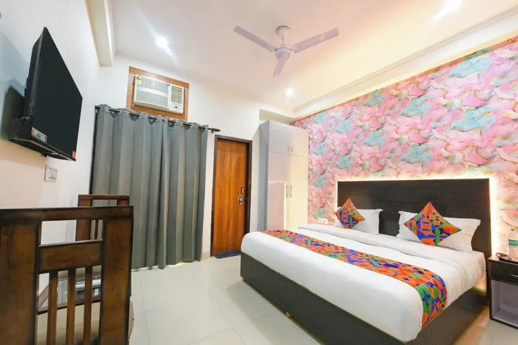 Fabhotel Vr Residency