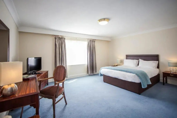 The Walnut Tree Hotel