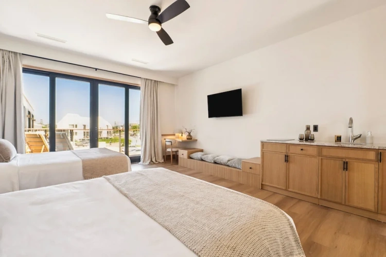 Standard Quadruple room with balcony and with ocean view