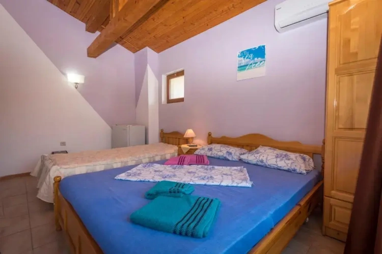 Standard Triple room with balcony
