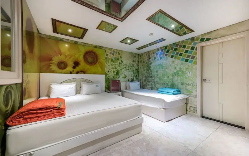 Somnus Motel