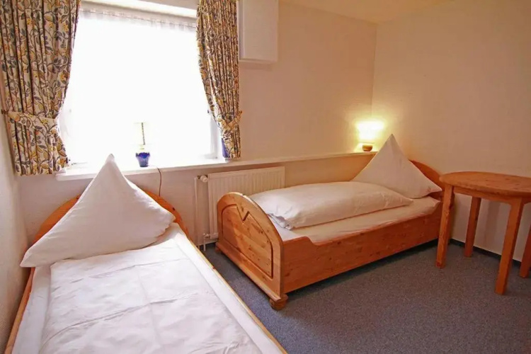 Haus-Meisennest-Wohnung-Kiebitz