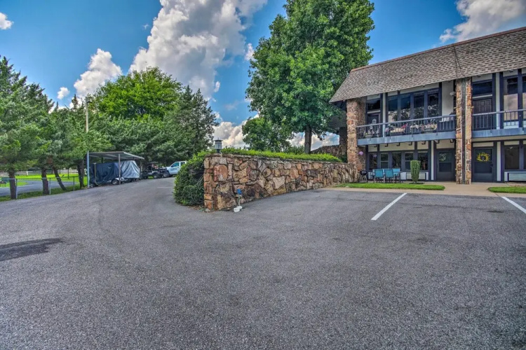 Pool Access: Condo w/ Patio in Afton