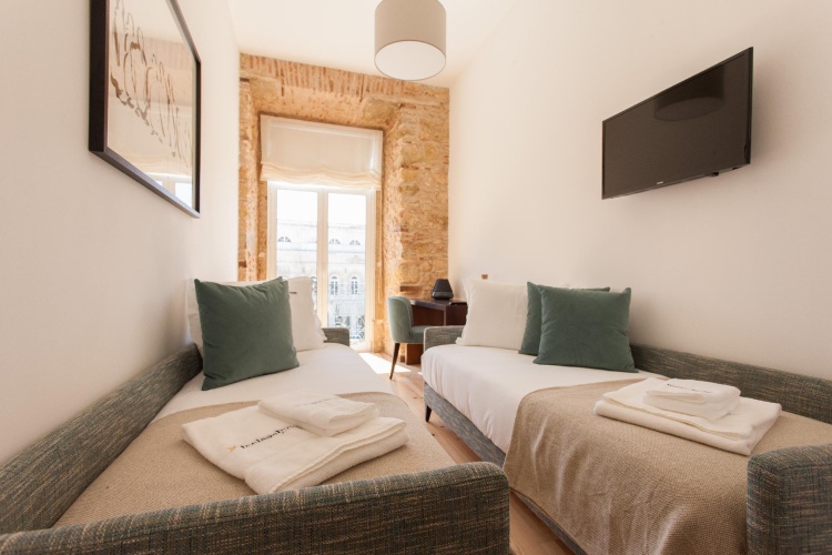 Standard Twin room with view