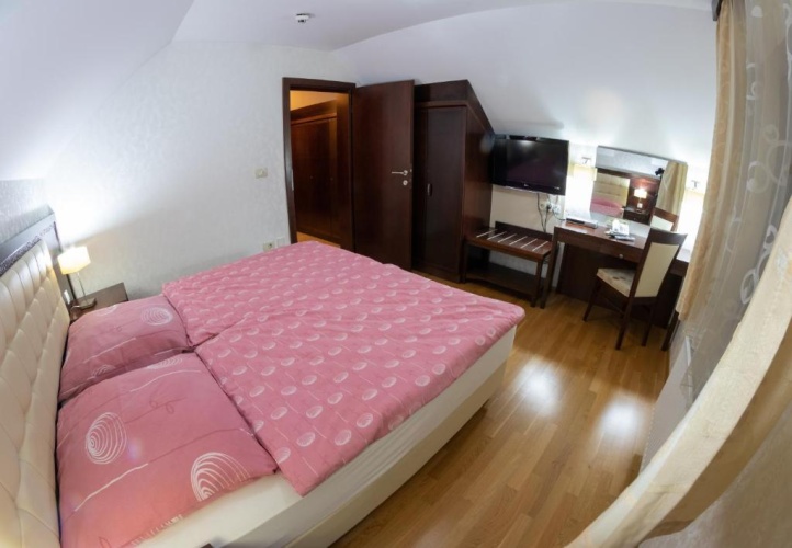 2 Bedrooms Attic Apartment