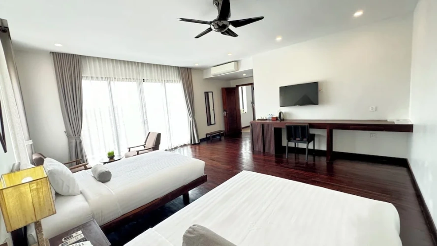 Standard Quadruple room with balcony and with courtyard view