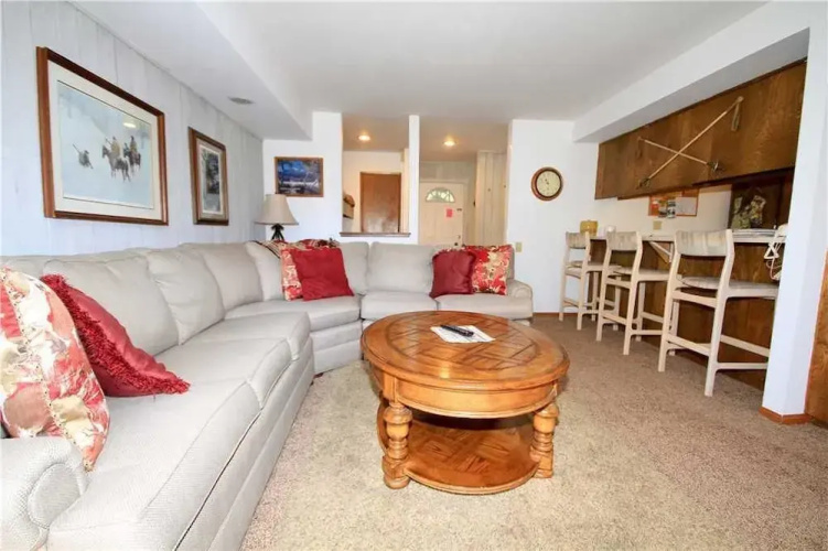 Discovery 4 #113 - 1 Br Condo
