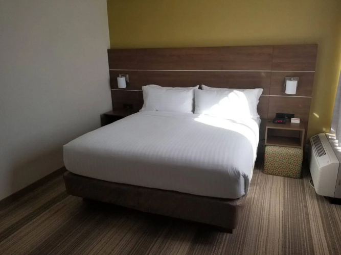 Holiday Inn Express Fullerton - Anaheim by IHG