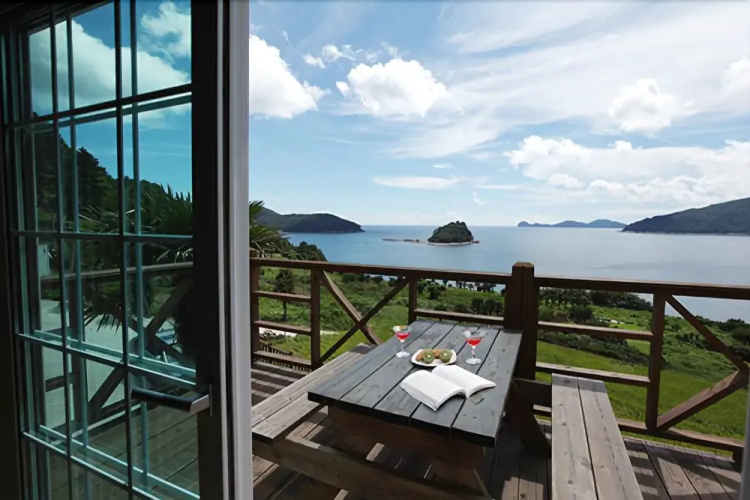 Geoje Ocean Palace Pension