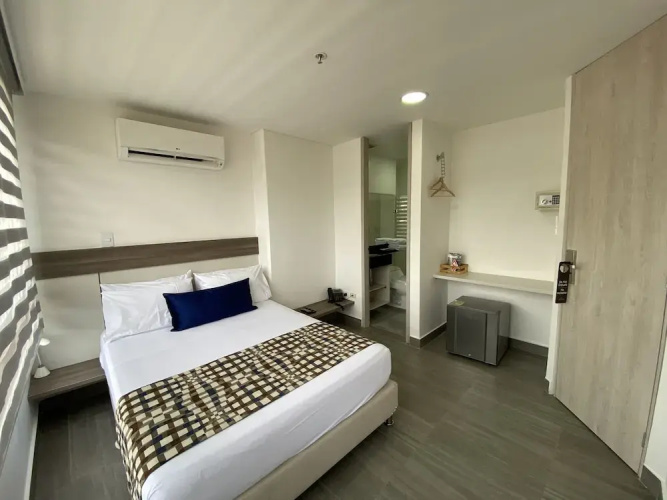 Seven Inn Hotel