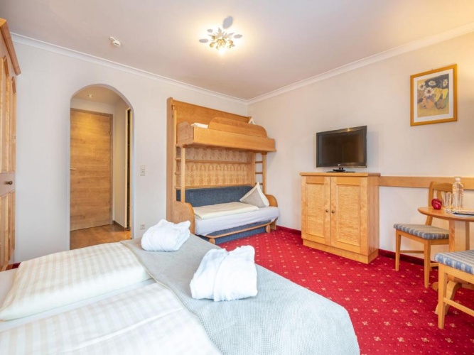 Standard Quadruple room with balcony