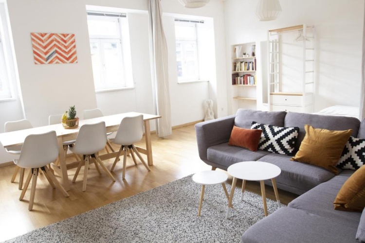 3 Bedrooms Apartment