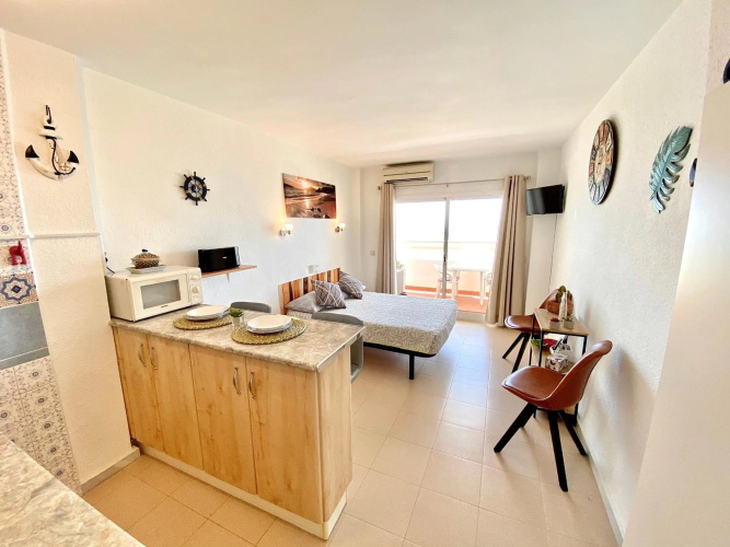 Stylish Fuengirola Studio with Panoramic Sea View