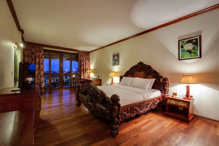 Presidential Suite with balcony