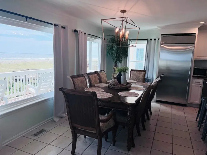 Caseata 5 Bedroom Home by Redawning