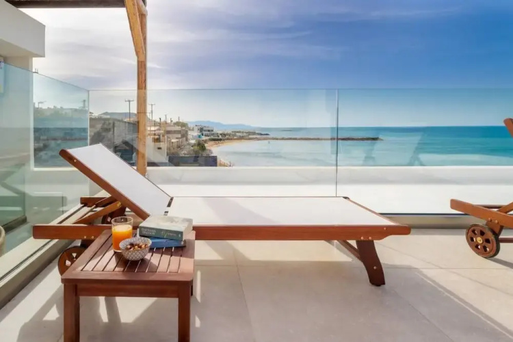 Wave an Idyllic Seafront Suite