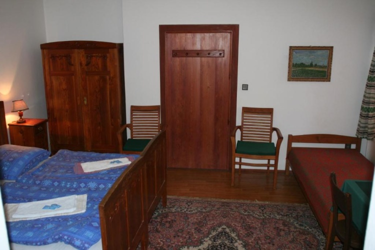 4 Bedrooms Cottage